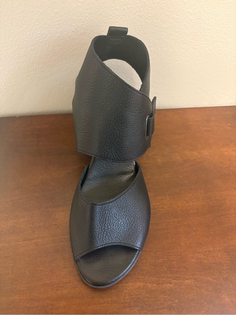 Arche Black Open-Toe Women's Sandals - Picture 4 of 8